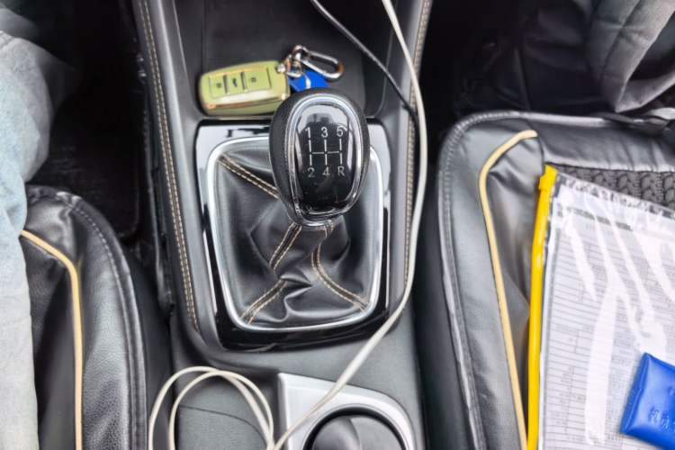 Used CHANGAN Eado 2019 1.6L GDI Manual Value Edition China VI Standard Gear Lever