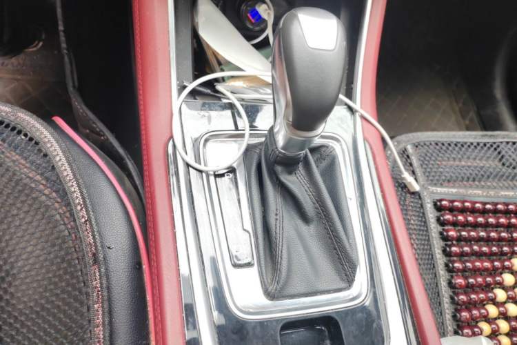 Used CHANGAN Eado 2019 Blue Whale Edition 280T GDI DCT Light-Speed Model Gear Lever