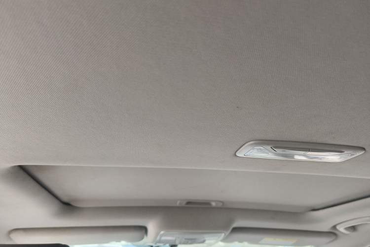 Used CHANGAN Eado 2019 High-Energy Edition 1.6L GDI Automatic Pioneer Model China VI Standard Headliner