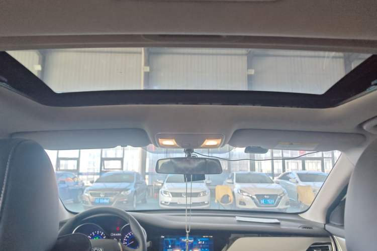Used CHANGAN Eado 2019 High-Energy Edition 1.6L GDI Manual Pioneer Model China VI Standard Headliner