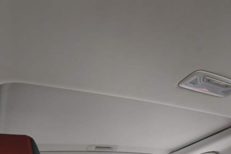 Used CHANGAN Eado 2019 Blue Whale Edition 280T GDI DCT High-Speed Model Headliner