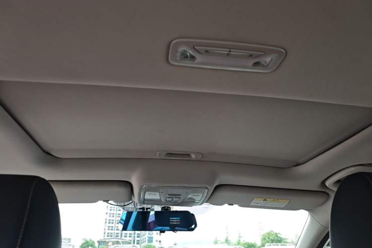 Used CHANGAN Eado 2019 High-Energy Edition 1.6L GDI Manual Pioneer Model China VI Standard Headliner