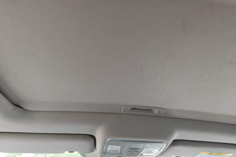 Used CHANGAN Eado 2019 High-Energy Edition 1.6L GDI Automatic Pioneer Model China VI Standard Headliner