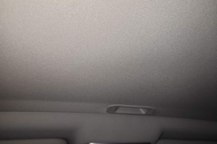 Used CHANGAN Eado 2019 High-Energy Edition 1.6L GDI Automatic Pioneer Model China VI Standard Headliner
