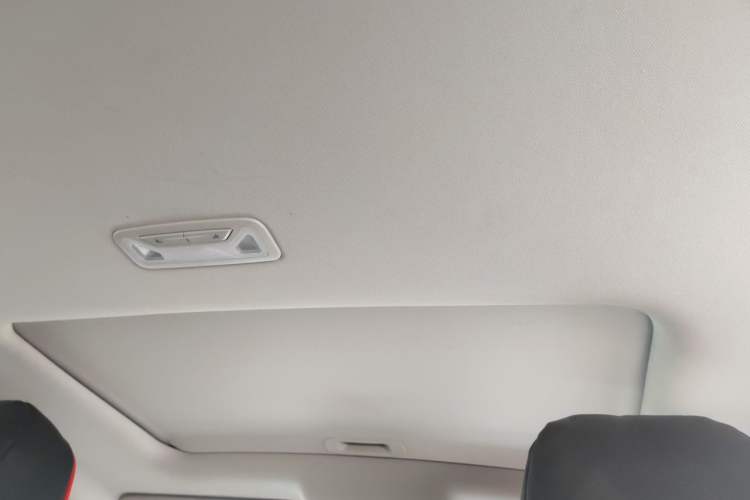 Used CHANGAN Eado 2019 Blue Whale Edition 280T GDI DCT Light-Speed Model Headliner