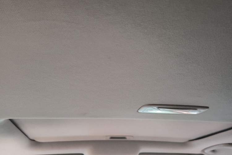 Used CHANGAN Eado 2019 High-Energy Edition 1.6L GDI Manual Pioneer Model China VI Standard Headliner