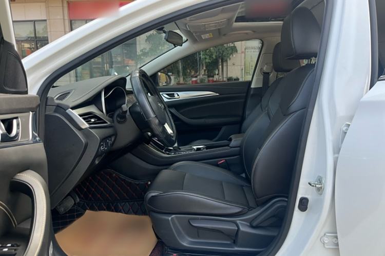 Used CHANGAN Eado 2019 High-Energy Edition 1.6L GDI Automatic Pioneer Model China VI Standard Interior 1
