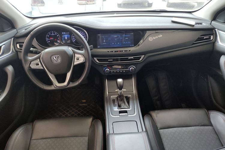 Used CHANGAN Eado 2019 Blue Whale Edition 280T GDI DCT High-Speed Model Interior 2