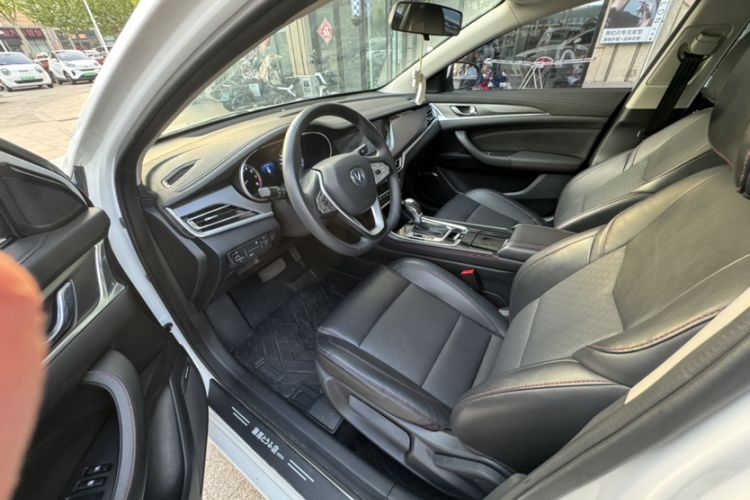 Used CHANGAN Eado 2019 Blue Whale Edition 280T GDI DCT High-Speed Model Interior 2