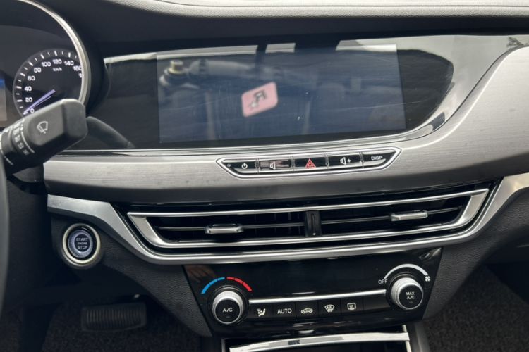 Used CHANGAN Eado 2019 Blue Whale Edition 280T GDI DCT High-Speed Model Interior 3