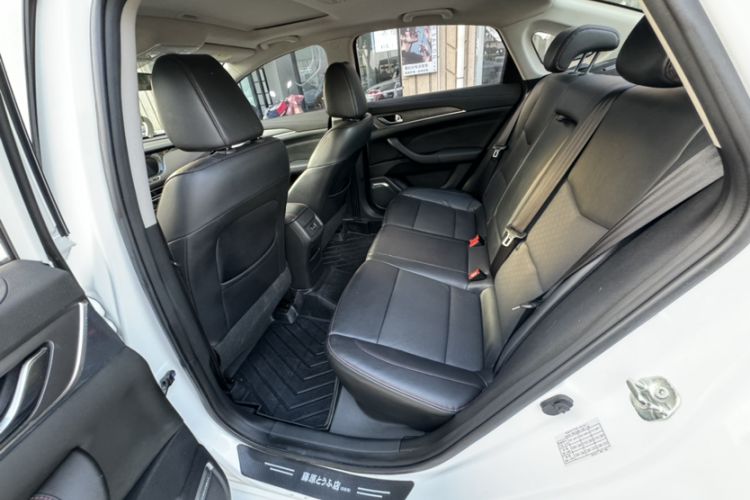 Used CHANGAN Eado 2019 Blue Whale Edition 280T GDI DCT High-Speed Model Interior 3
