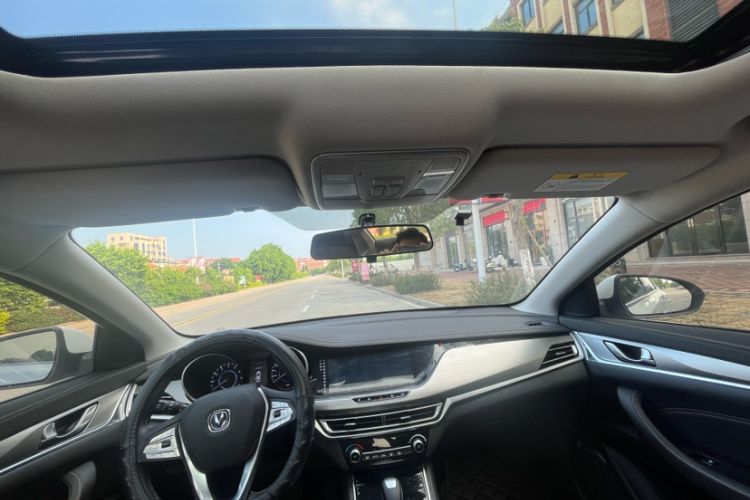 Used CHANGAN Eado 2019 High-Energy Edition 1.6L GDI Automatic Pioneer Model China VI Standard Interior 3