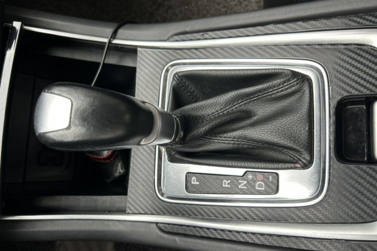 Used CHANGAN Eado 2019 Blue Whale Edition 280T GDI DCT High-Speed Model Interior 4