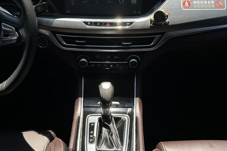 Used CHANGAN Eado 2019 High-Energy Edition 1.6L GDI Automatic Zhenfeng Model China VI Standard Interior 4