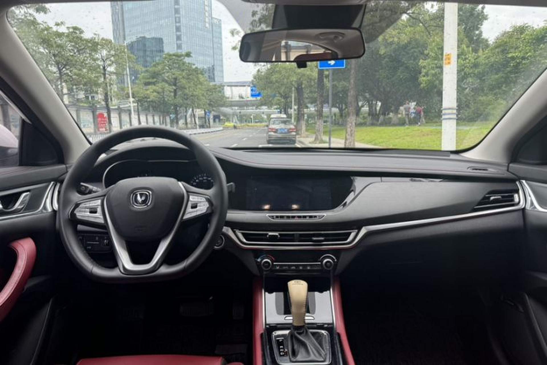 Used CHANGAN Eado 2019 Blue Whale Edition 280T GDI DCT High-Speed Model Interior 4