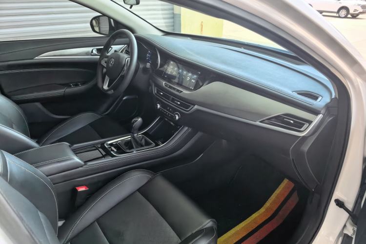 Used CHANGAN Eado 2019 High-Energy Edition 1.6L GDI Manual Pioneer Model China VI Standard Interior 4