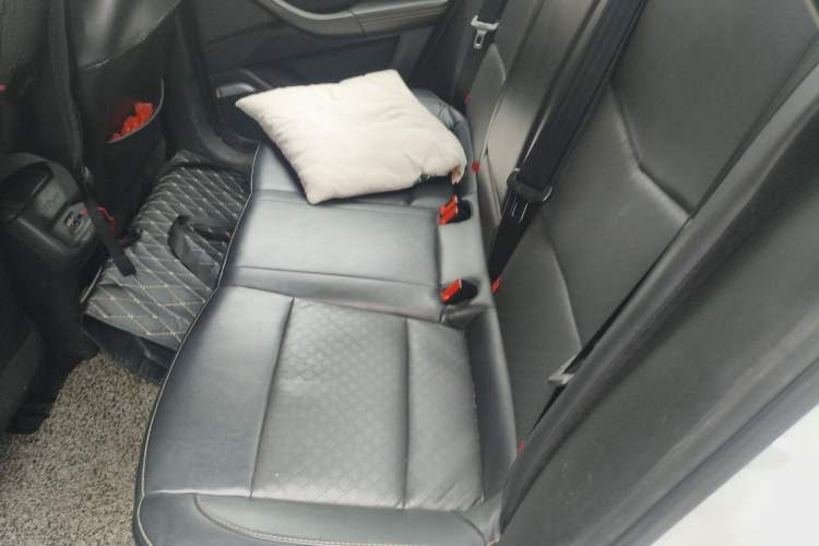 Used CHANGAN Eado 2019 High-Energy Edition 1.6L GDI Automatic Pioneer Model China VI Standard Interior 4