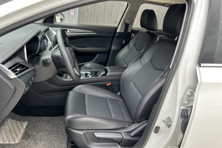Used CHANGAN Eado 2019 Blue Whale Edition 280T GDI DCT High-Speed Model Interior 5