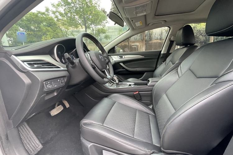 Used CHANGAN Eado 2019 High-Energy Edition 1.6L GDI Automatic Pioneer Model China VI Standard Interior 5