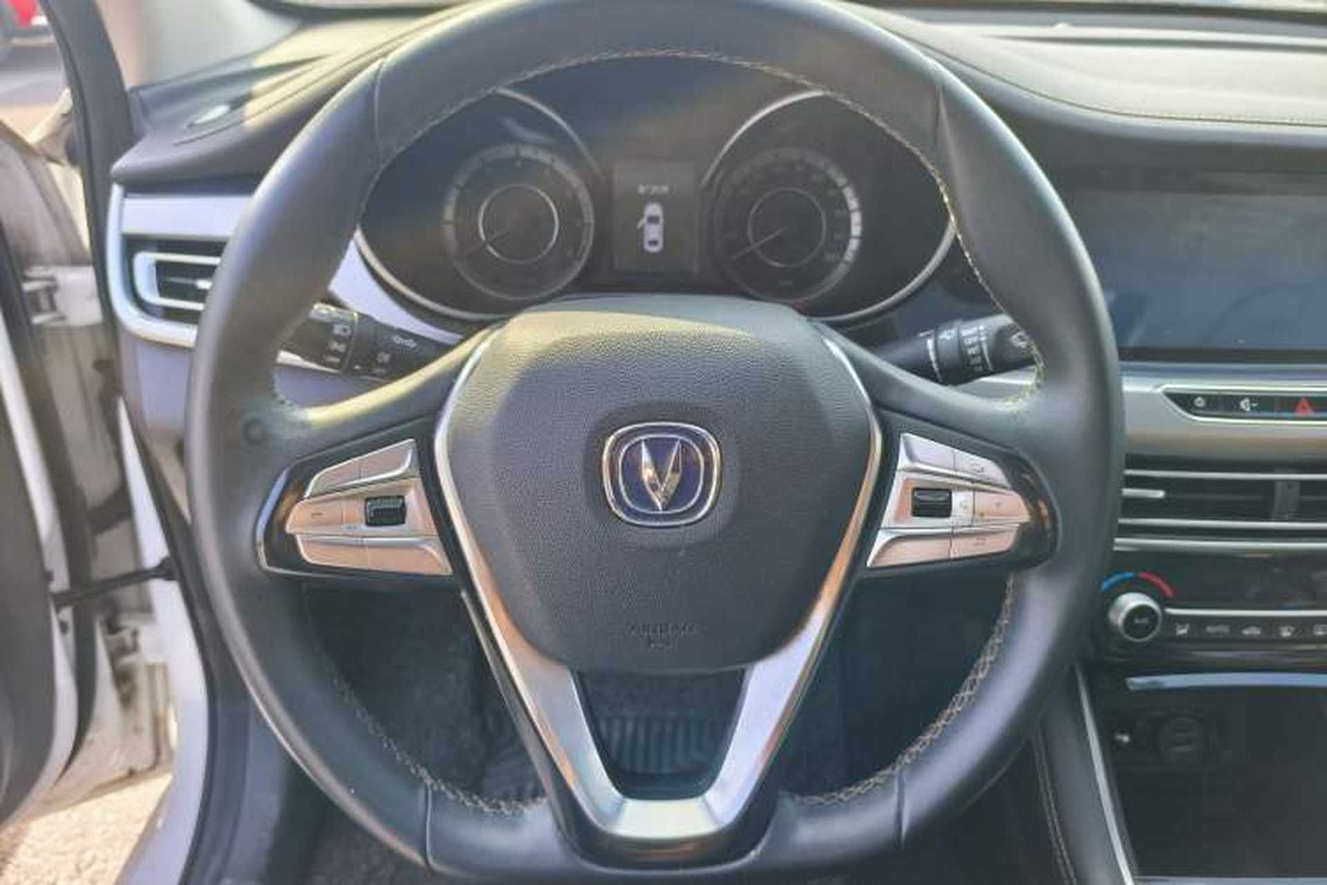 Used CHANGAN Eado 2019 High-Energy Edition 1.6L GDI Manual Pioneer Model China VI Standard Interior 6