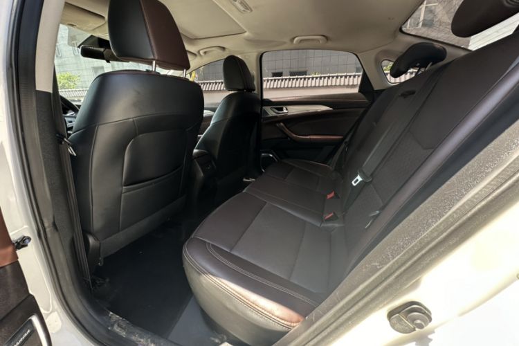 Used CHANGAN Eado 2019 High-Energy Edition 1.6L GDI Automatic Zhenfeng Model China VI Standard Interior 7
