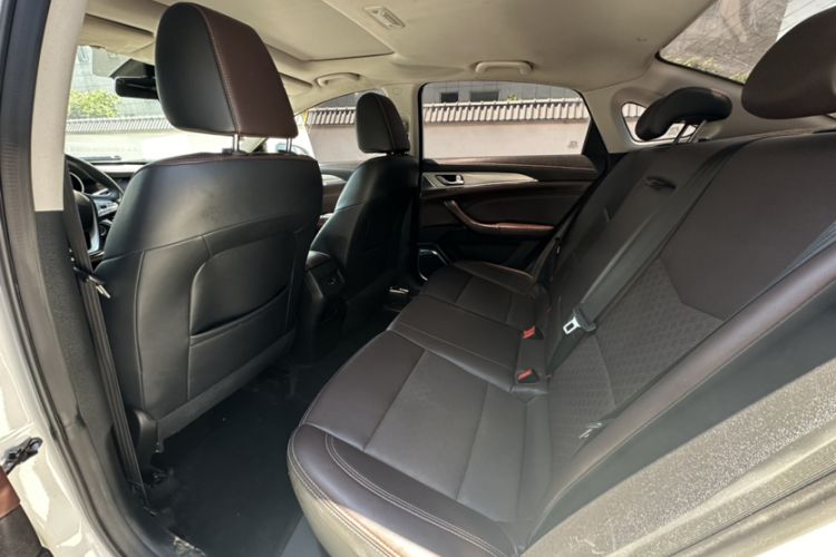 Used CHANGAN Eado 2019 High-Energy Edition 1.6L GDI Automatic Zhenfeng Model China VI Standard Interior 8