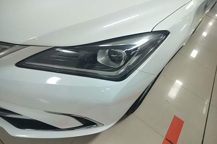 Used CHANGAN Eado 2019 1.6L GDI Manual Value Edition China VI Standard Left Front Headlight