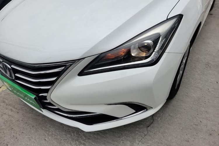 Used CHANGAN Eado 2019 High-Energy Edition 1.6L GDI Automatic Pioneer Model China VI Standard Left Front Headlight