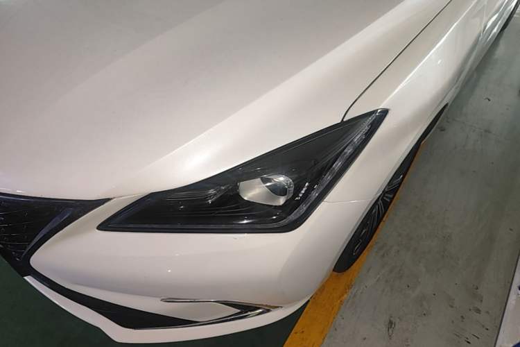 Used CHANGAN Eado 2019 Blue Whale Edition 280T GDI DCT Light-Speed Model Left Front Headlight