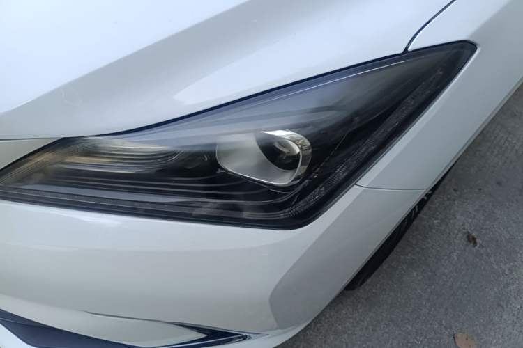 Used CHANGAN Eado 2019 Blue Whale Edition 280T GDI DCT Light-Speed Model Left Front Headlight