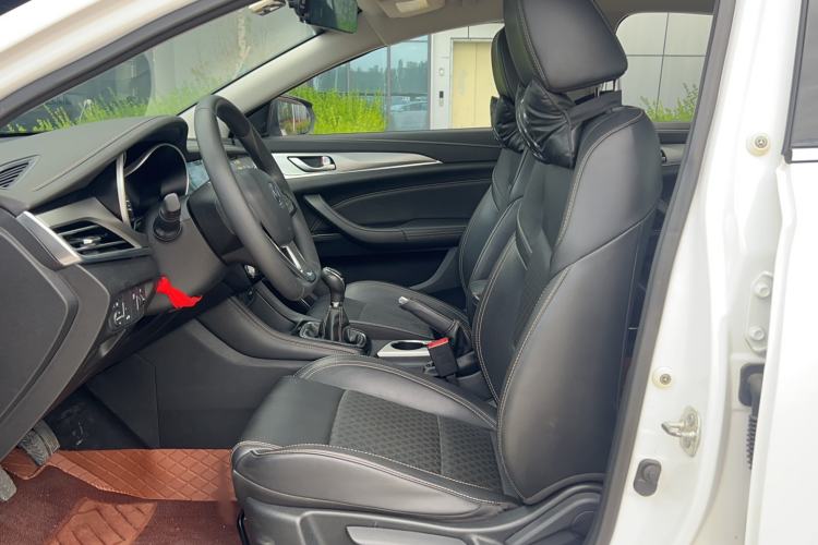 Used CHANGAN Eado 2019 1.6L GDI Manual Value Edition China VI Standard Left Front Seat