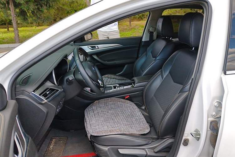 Used CHANGAN Eado 2019 High-Energy Edition 1.6L GDI Automatic Pioneer Model China VI Standard Left Front Seat