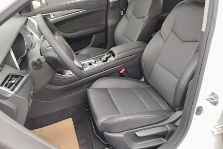 Used CHANGAN Eado 2019 Blue Whale Edition 280T GDI DCT High-Speed Model Left Front Seat