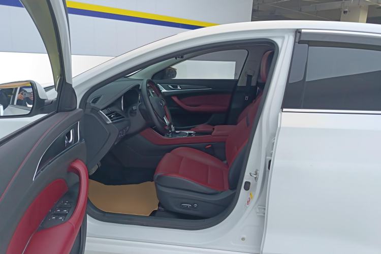 Used CHANGAN Eado 2019 Blue Whale Edition 280T GDI DCT Light-Speed Model Left Front Seat