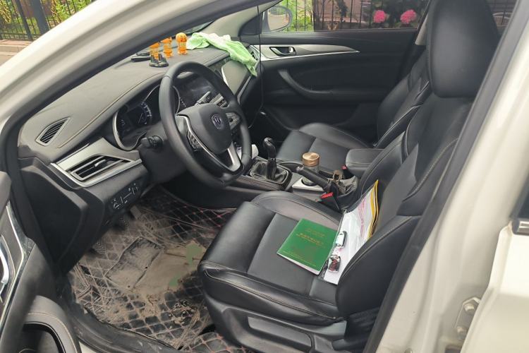Used CHANGAN Eado 2019 1.6L GDI Manual Value Edition China VI Standard Left Front Seat