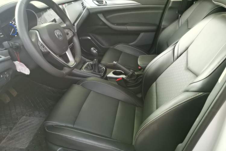 Used CHANGAN Eado 2019 1.6L GDI Manual Value Edition China VI Standard Left Front Seat