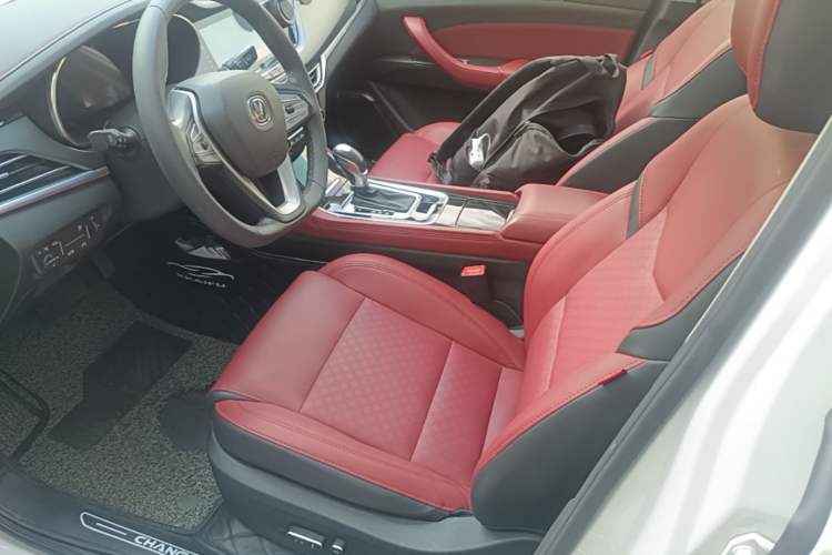 Used CHANGAN Eado 2019 Blue Whale Edition 280T GDI DCT Light-Speed Model Left Front Seat