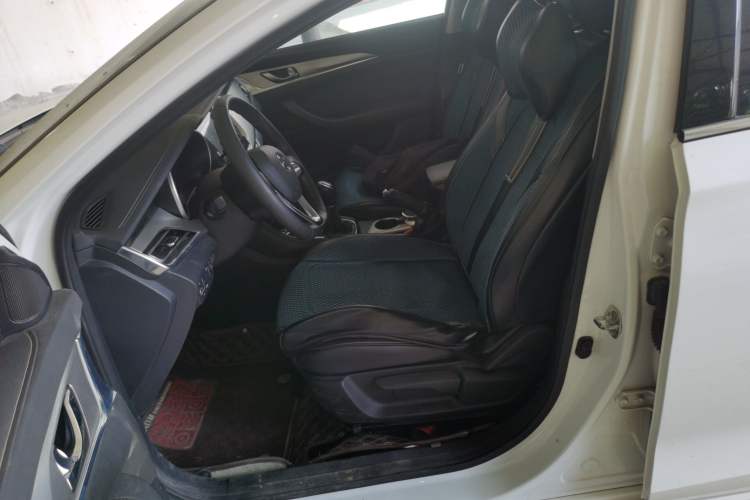 Used CHANGAN Eado 2019 1.6L GDI Manual Value Edition China VI Standard Left Front Seat