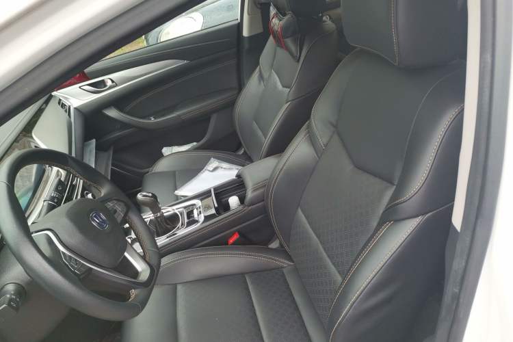 Used CHANGAN Eado 2019 High-Energy Edition 1.6L GDI Manual Pioneer Model China VI Standard Left Front Seat