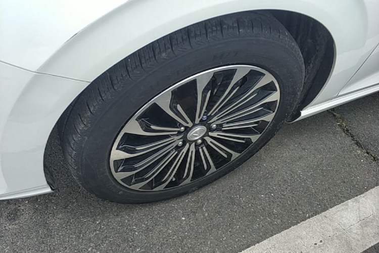 Used CHANGAN Eado 2019 Blue Whale Edition 280T GDI DCT Light-Speed Model Left Front Wheel Hub