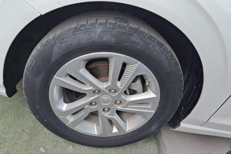 Used CHANGAN Eado 2019 High-Energy Edition 1.6L GDI Manual Pioneer Model China VI Standard Left Front Wheel Hub