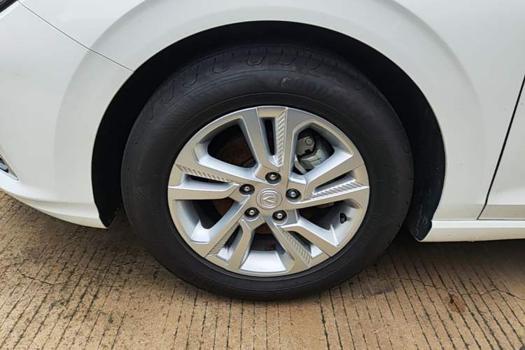 Used CHANGAN Eado 2019 1.6L GDI Manual Value Edition China VI Standard Left Front Wheel Hub