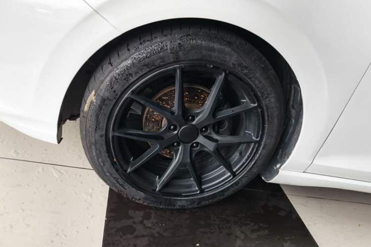 Used CHANGAN Eado 2019 High-Energy Edition 1.6L GDI Manual Lingfeng Model China VI Standard Left Front Wheel Hub