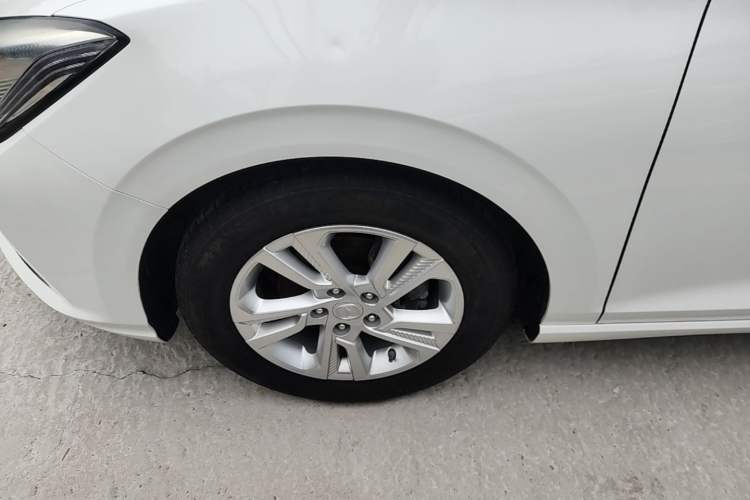 Used CHANGAN Eado 2019 High-Energy Edition 1.6L GDI Automatic Pioneer Model China VI Standard Left Front Wheel Hub