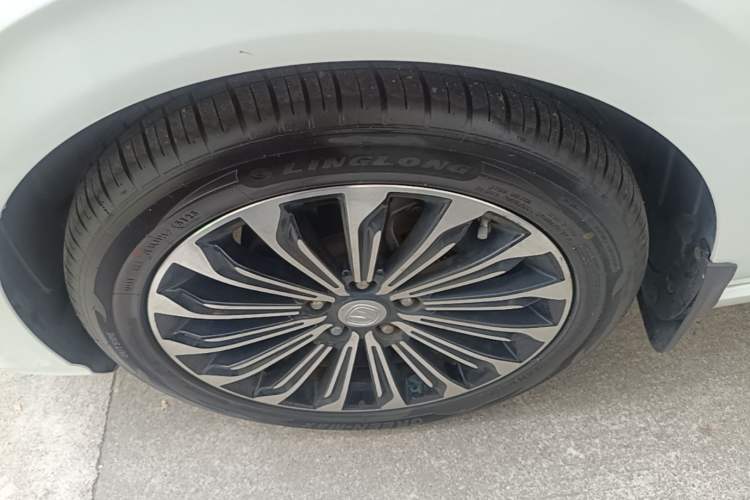 Used CHANGAN Eado 2019 Blue Whale Edition 280T GDI DCT Light-Speed Model Left Front Wheel Hub
