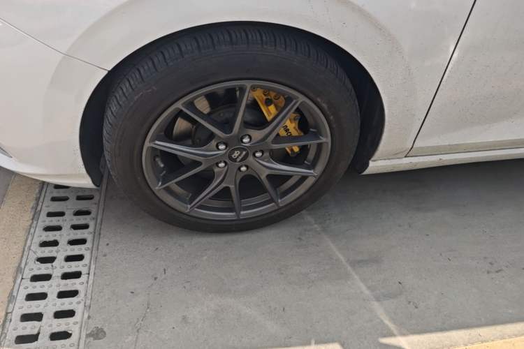 Used CHANGAN Eado 2019 Blue Whale Edition 280T GDI DCT Light-Speed Model Left Front Wheel Hub