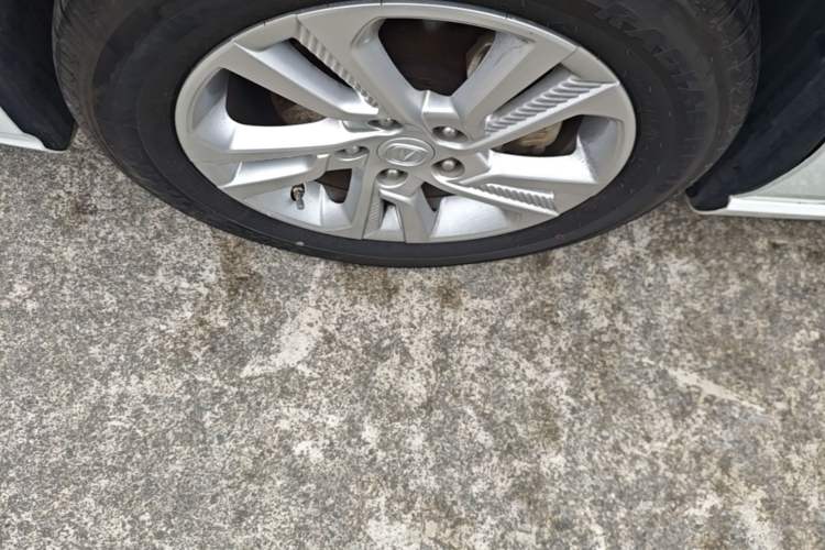 Used CHANGAN Eado 2019 High-Energy Edition 1.6L GDI Manual Pioneer Model China VI Standard Left Front Wheel Hub