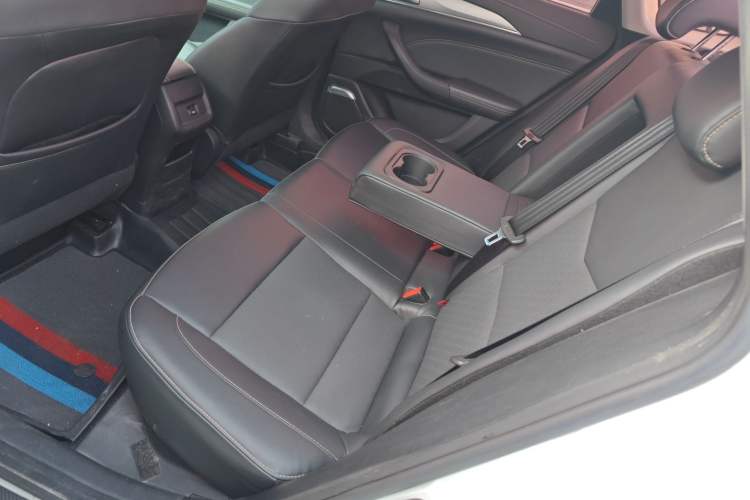 Used CHANGAN Eado 2019 High-Energy Edition 1.6L GDI Manual Pioneer Model China VI Standard Left Rear Seat
