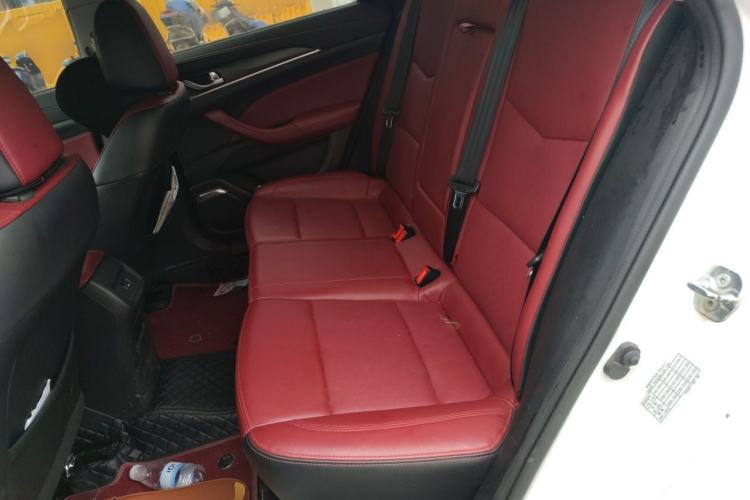 Used CHANGAN Eado 2019 Blue Whale Edition 280T GDI DCT High-Speed Model Left Rear Seat