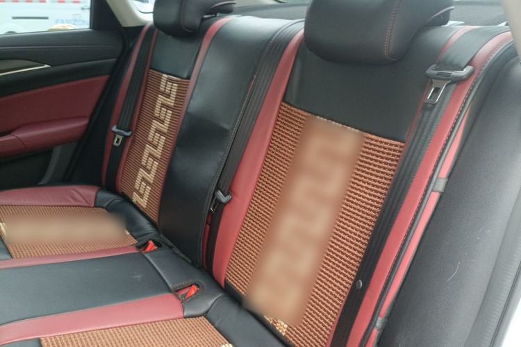 Used CHANGAN Eado 2019 Blue Whale Edition 280T GDI DCT High-Speed Model Left Rear Seat